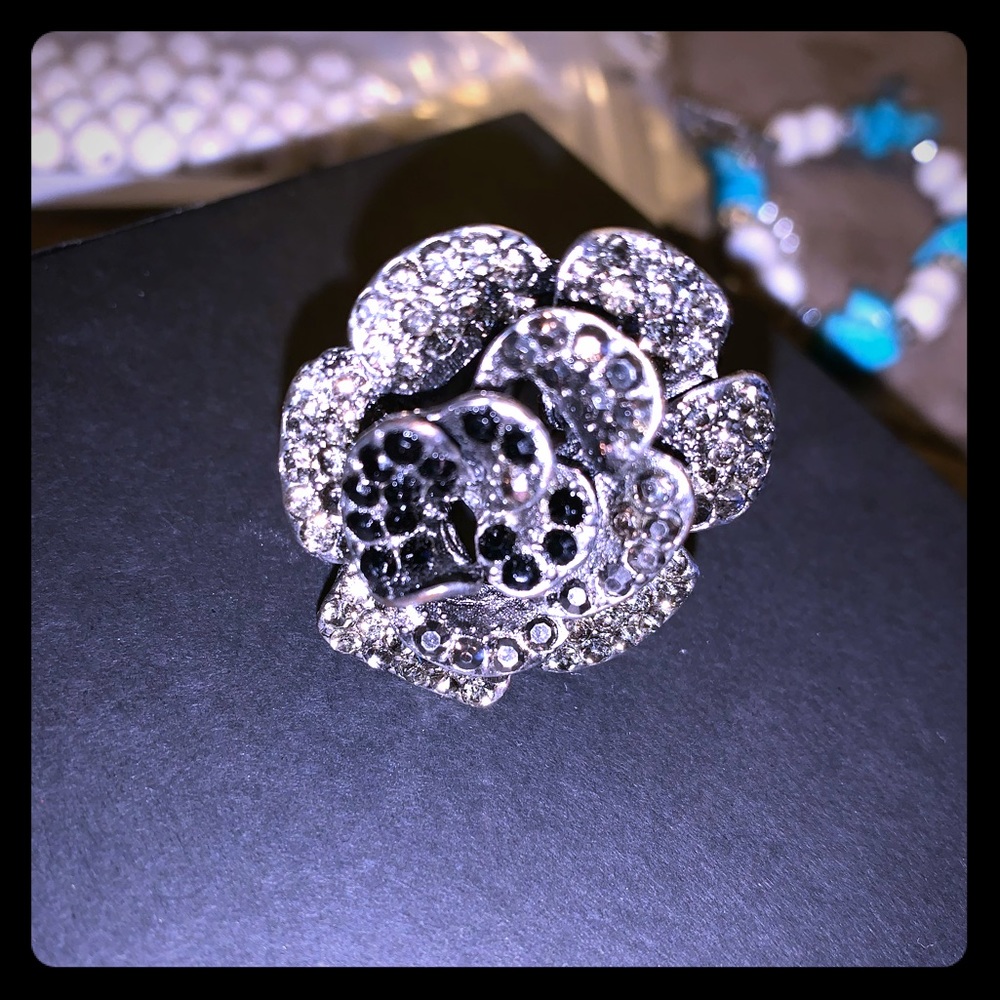Vintage Rosé stretchable ring.